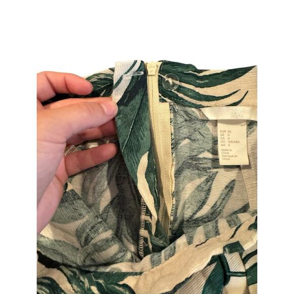 H&M Women’s Tropical Leaf Print Wrap Skirt Size 4 EUR 36 Zip Back Viscose Blend - Picture 4 of 8